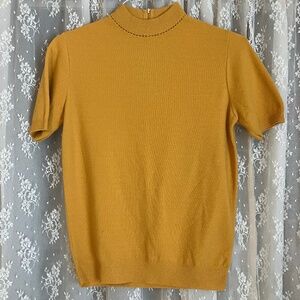 Vintage gold/mustard short sleeve sweater